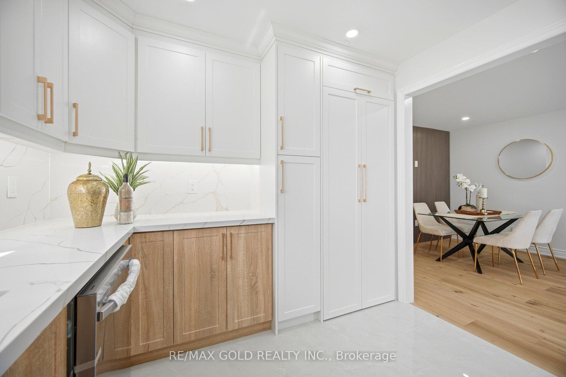 8 Athlone Avenue photo 13