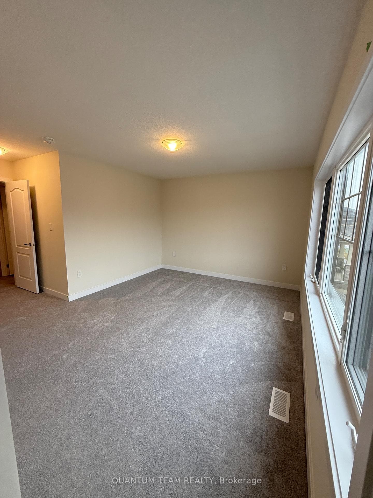 11 Wintergreen Crescent photo 31