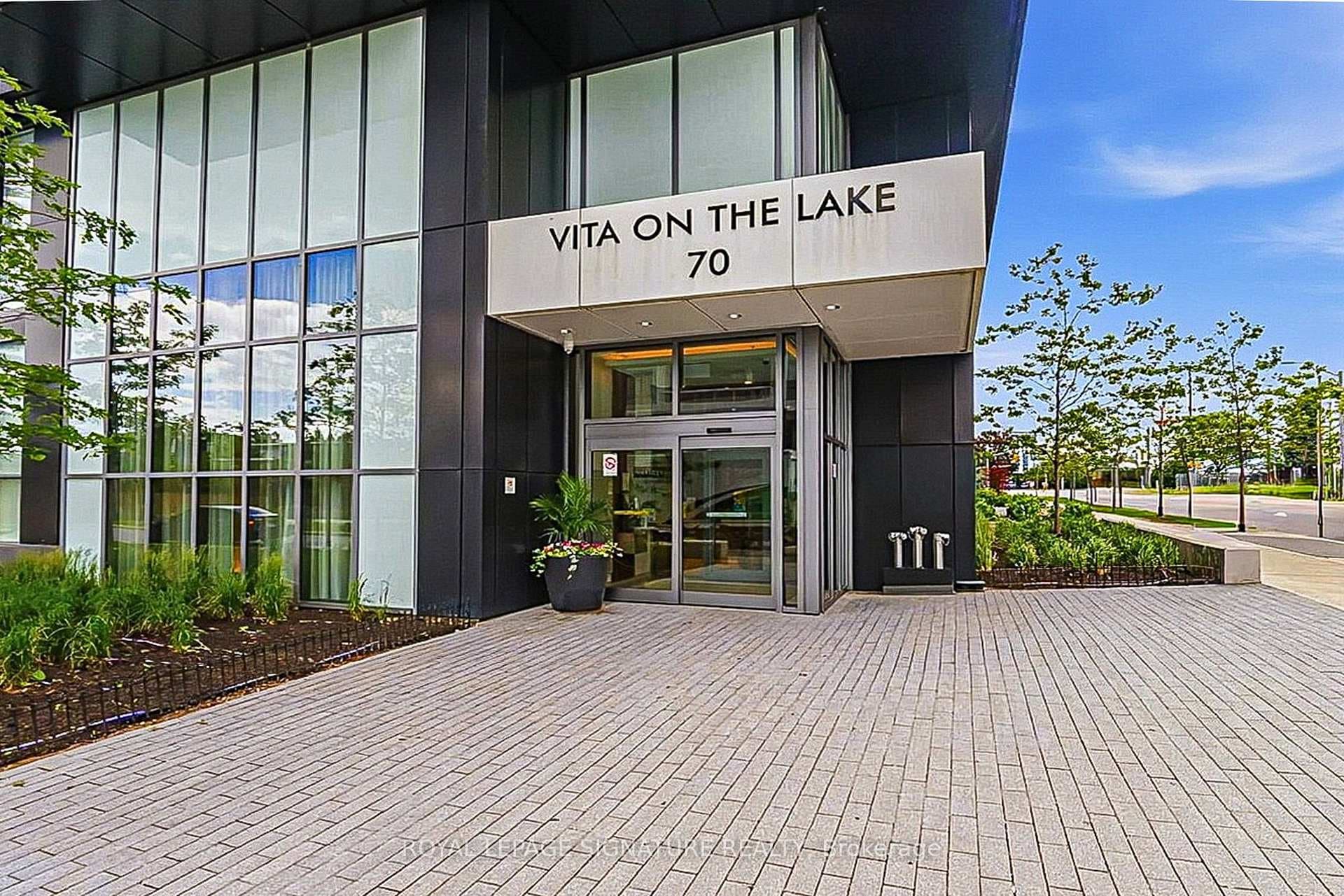 70 Annie Craig Drive Unit LPH 1 photo 1