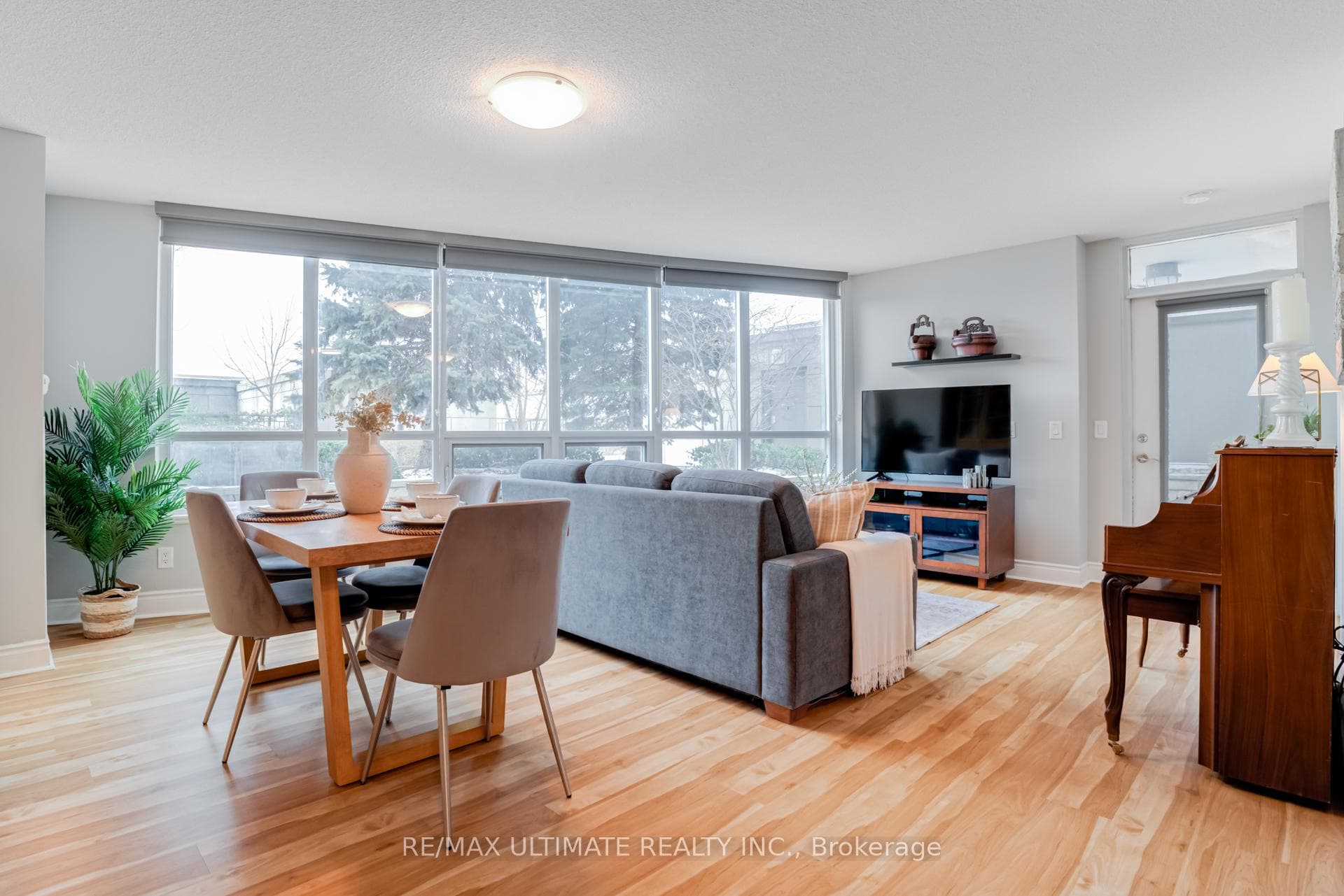 25 Greenview Avenue Unit 319 photo 10