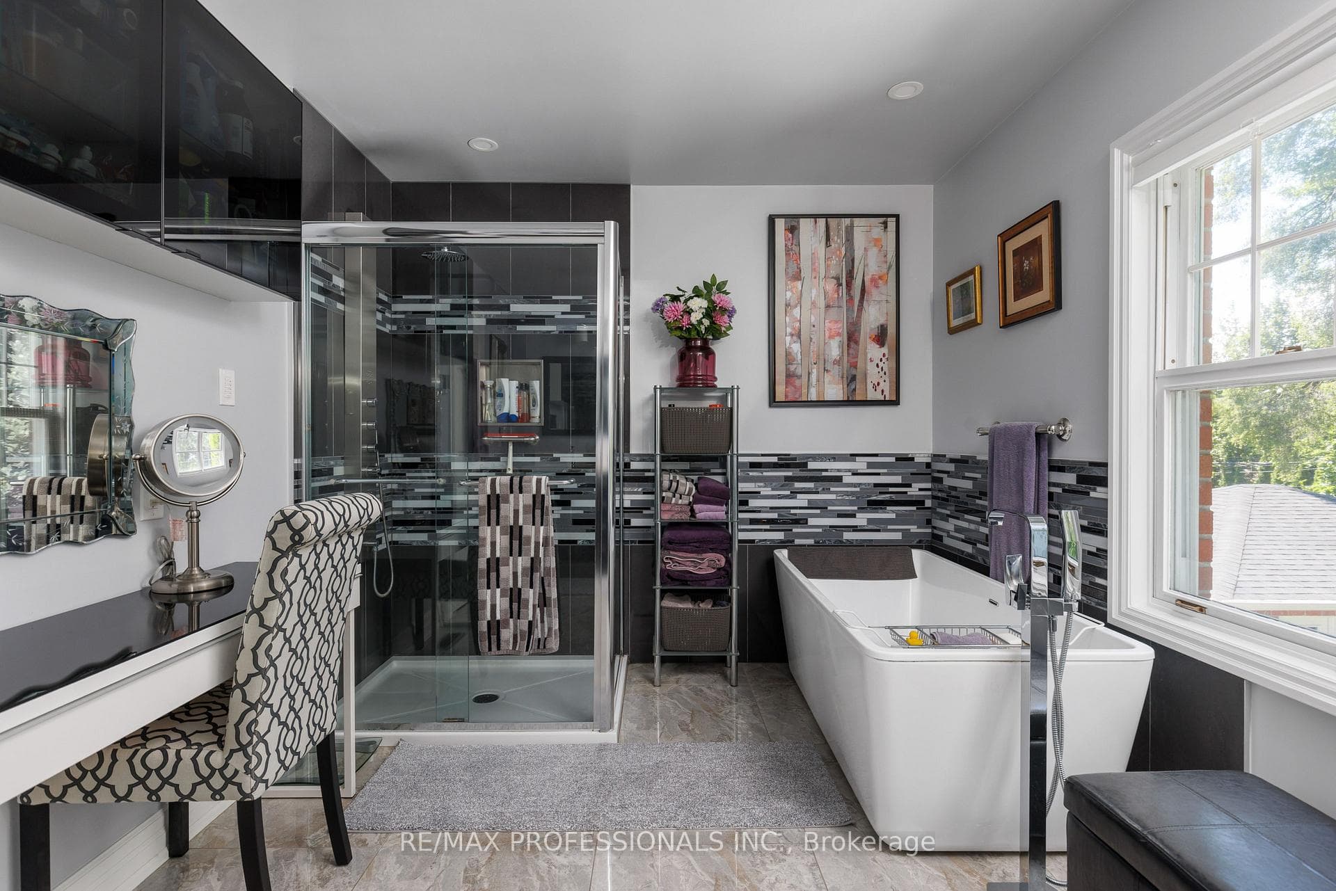 106 Rathburn Road photo 34
