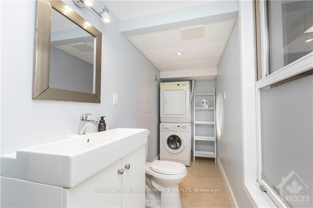 271 MCLEOD Street Unit 2 photo 15