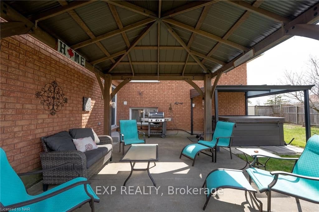 gazebo, hot tub, gas bbg hook up