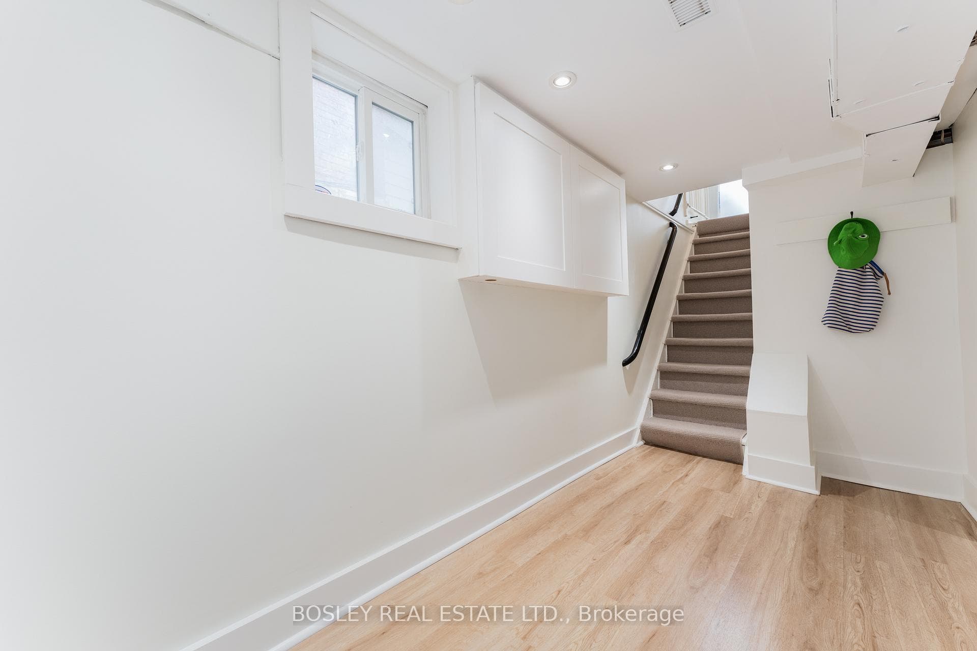 109 Gillard Avenue photo 29