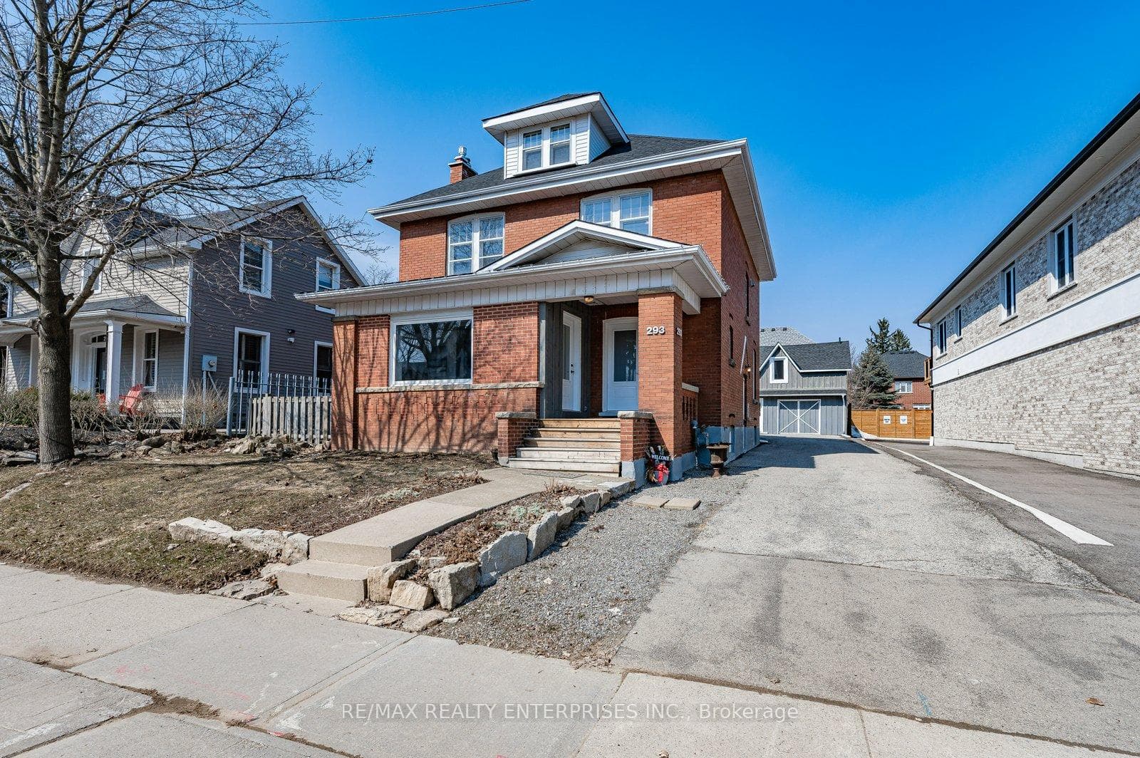 293 Dundas Street Unit 2 photo 1