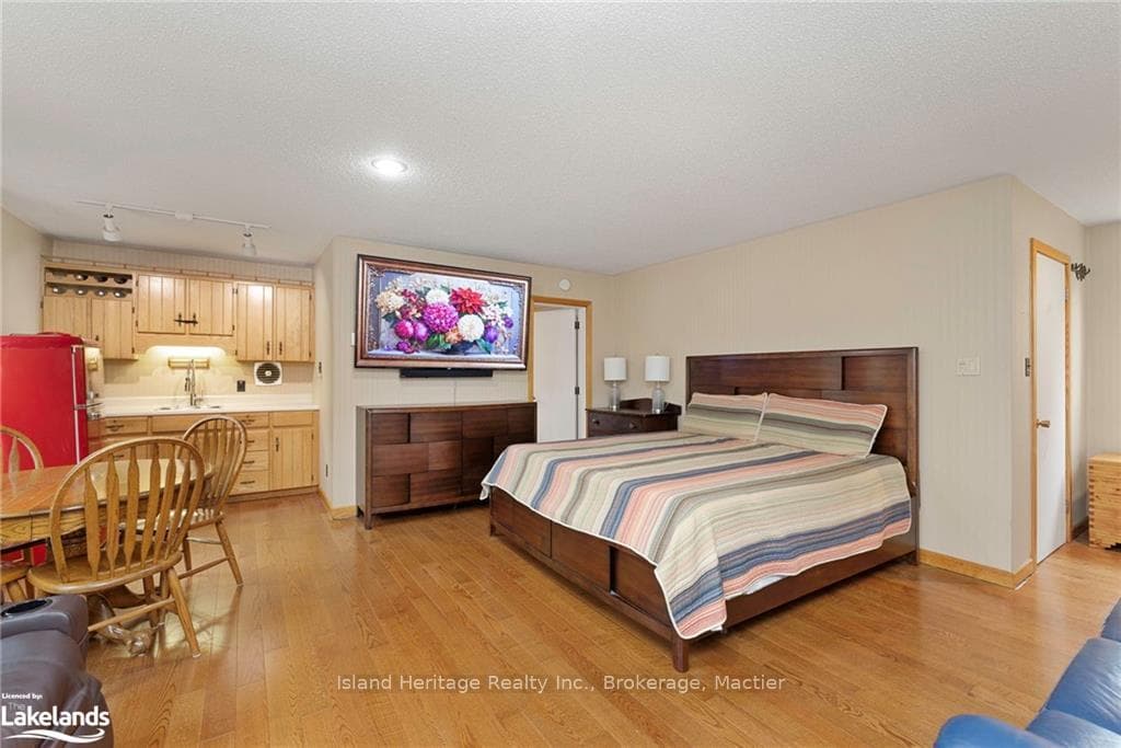 24 HARDWOOD Lane photo 8