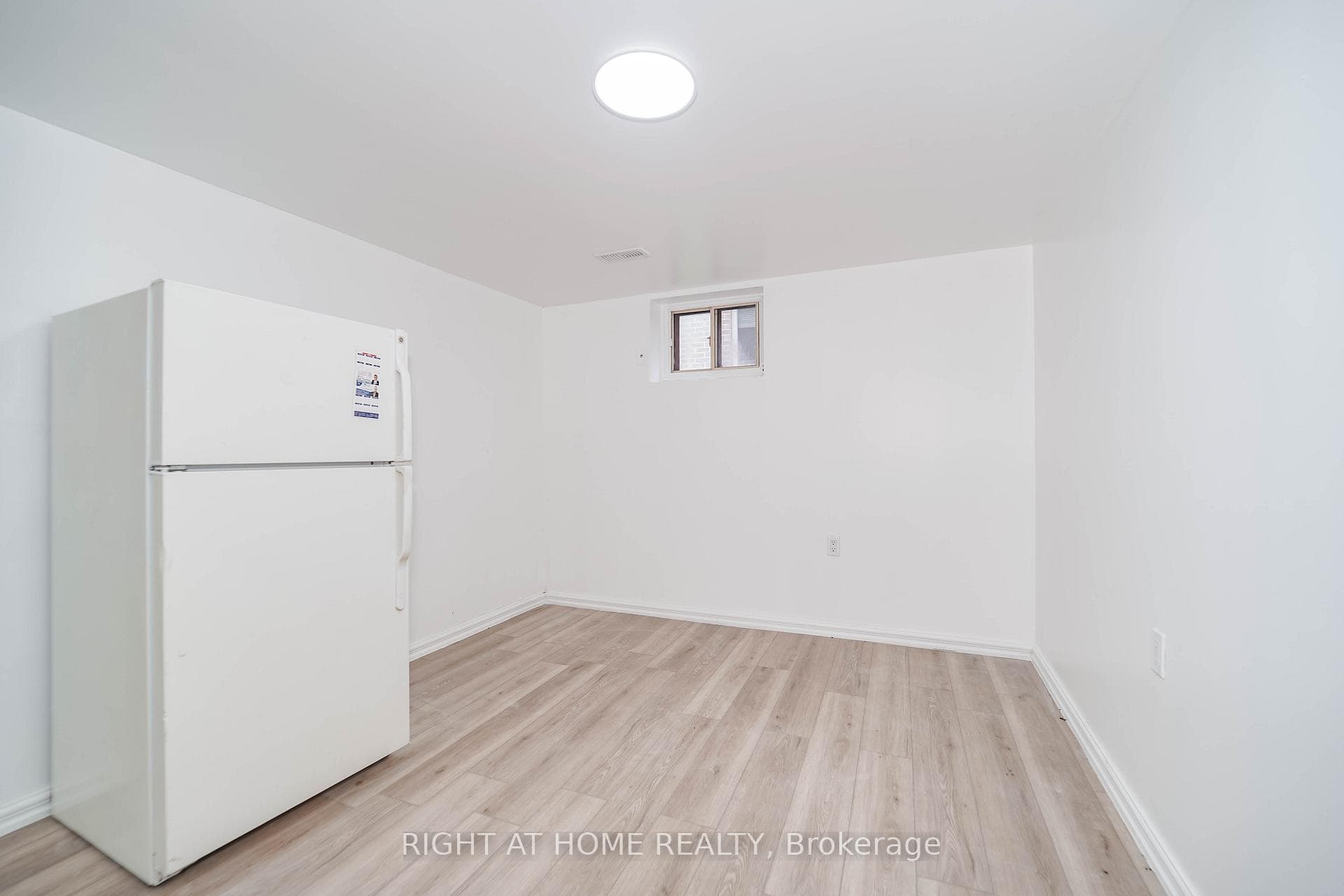 4456 Lawrence Avenue photo 34