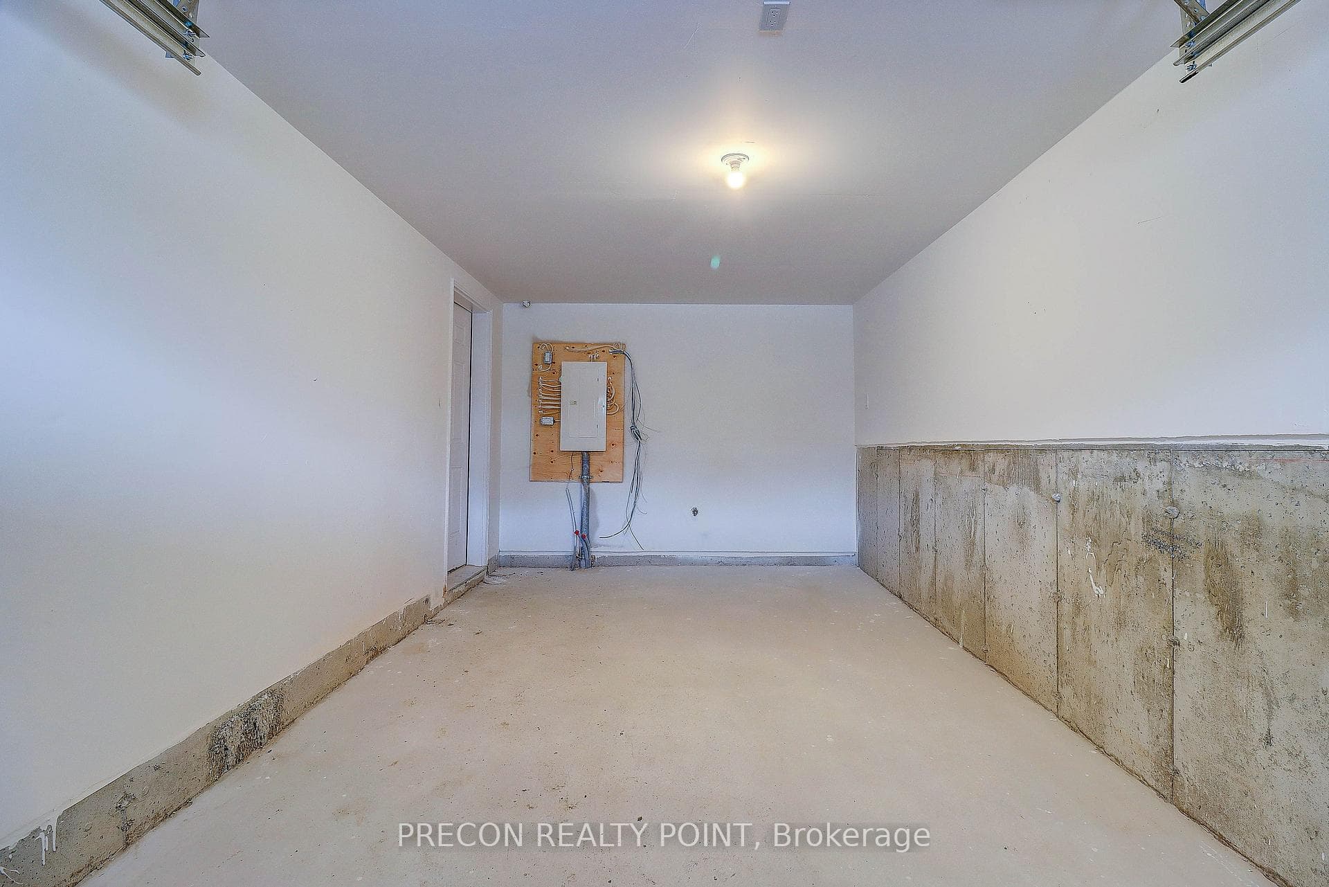 185 Seguin Street photo 28