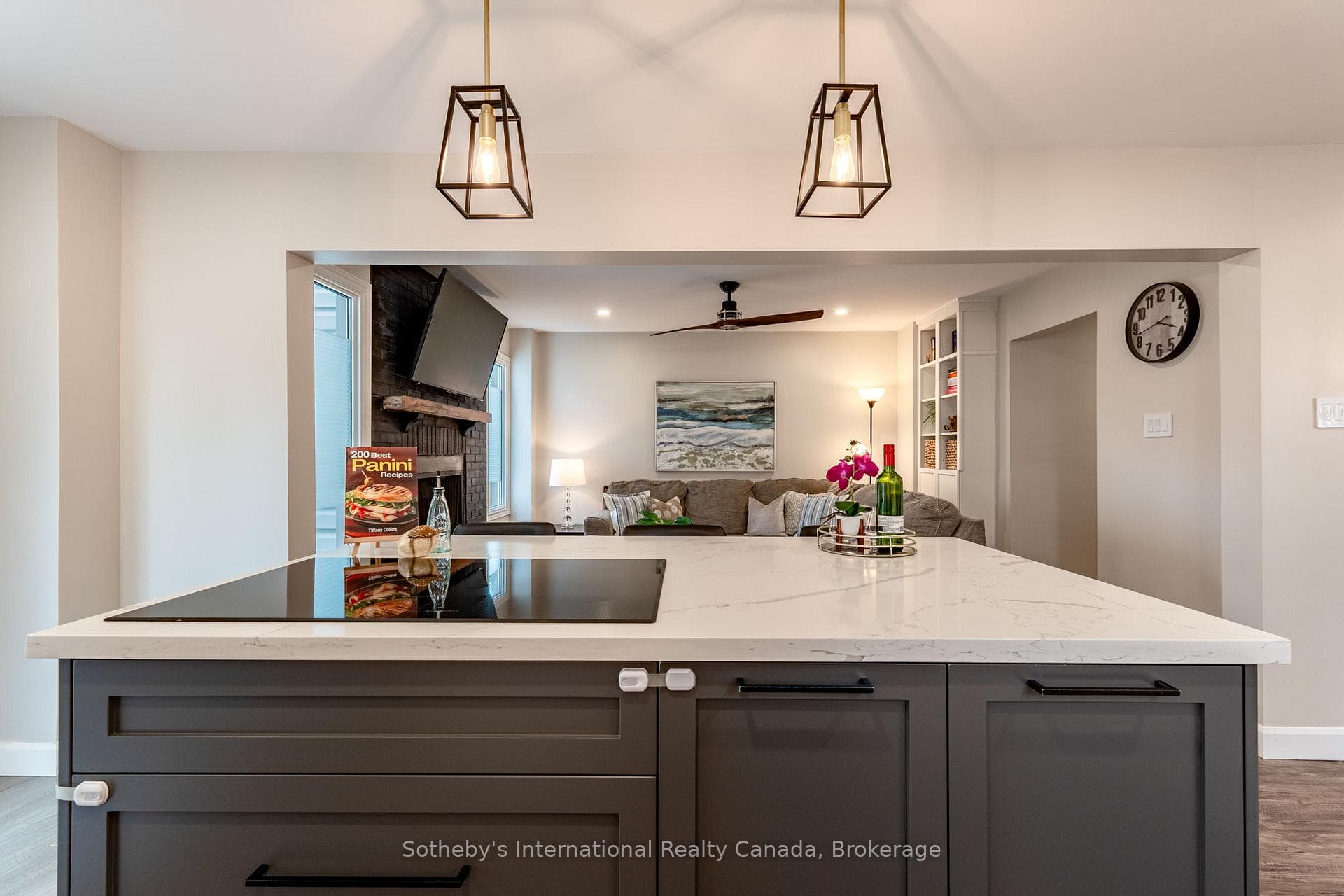 Centre island with built-in induction cooktop.