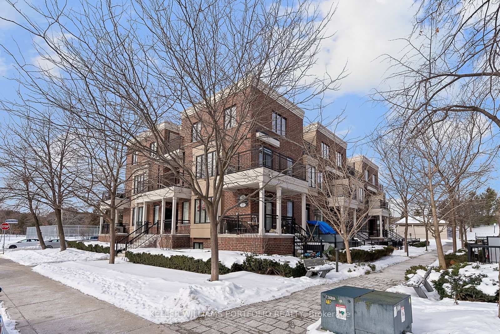 50 Carnation Avenue Unit 131 photo 2