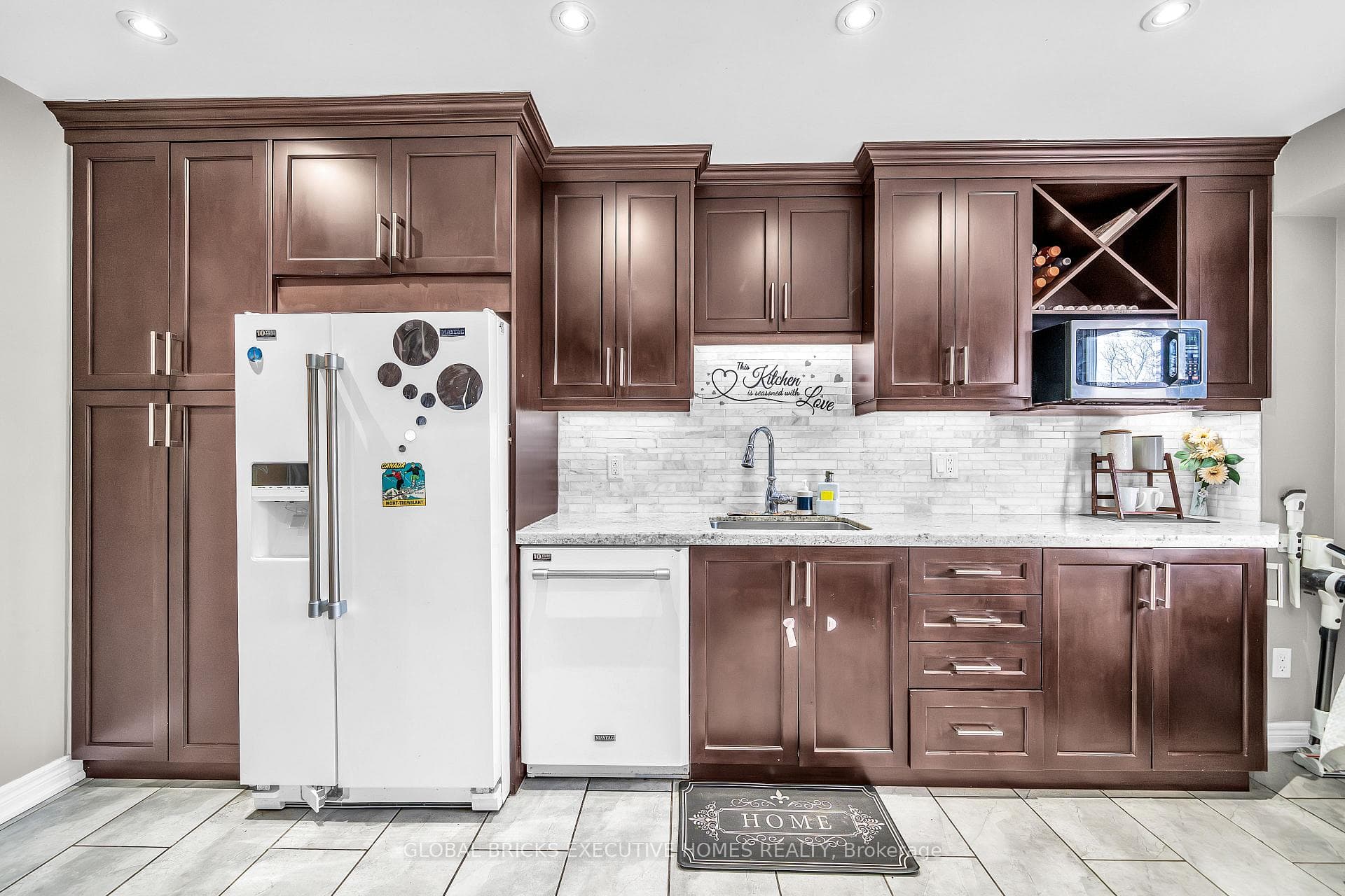 SHOW STOPPER KITCHEN
