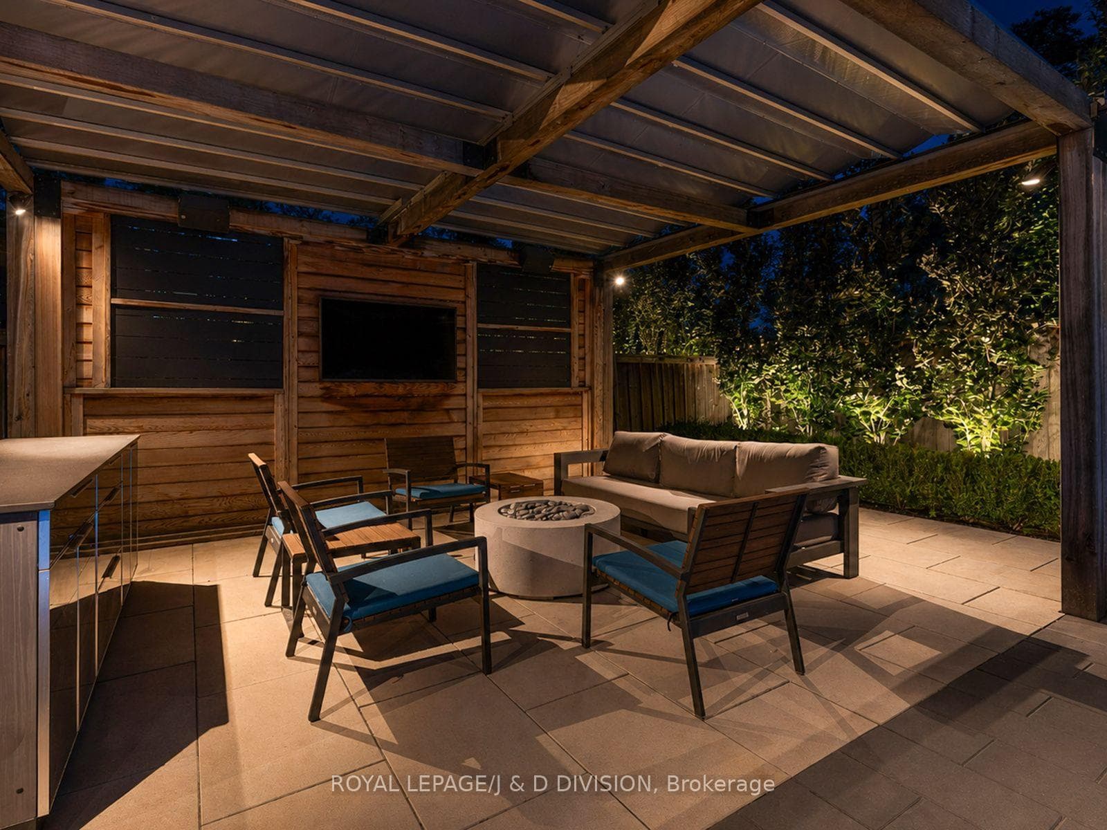 146 Glenvale Boulevard photo 44