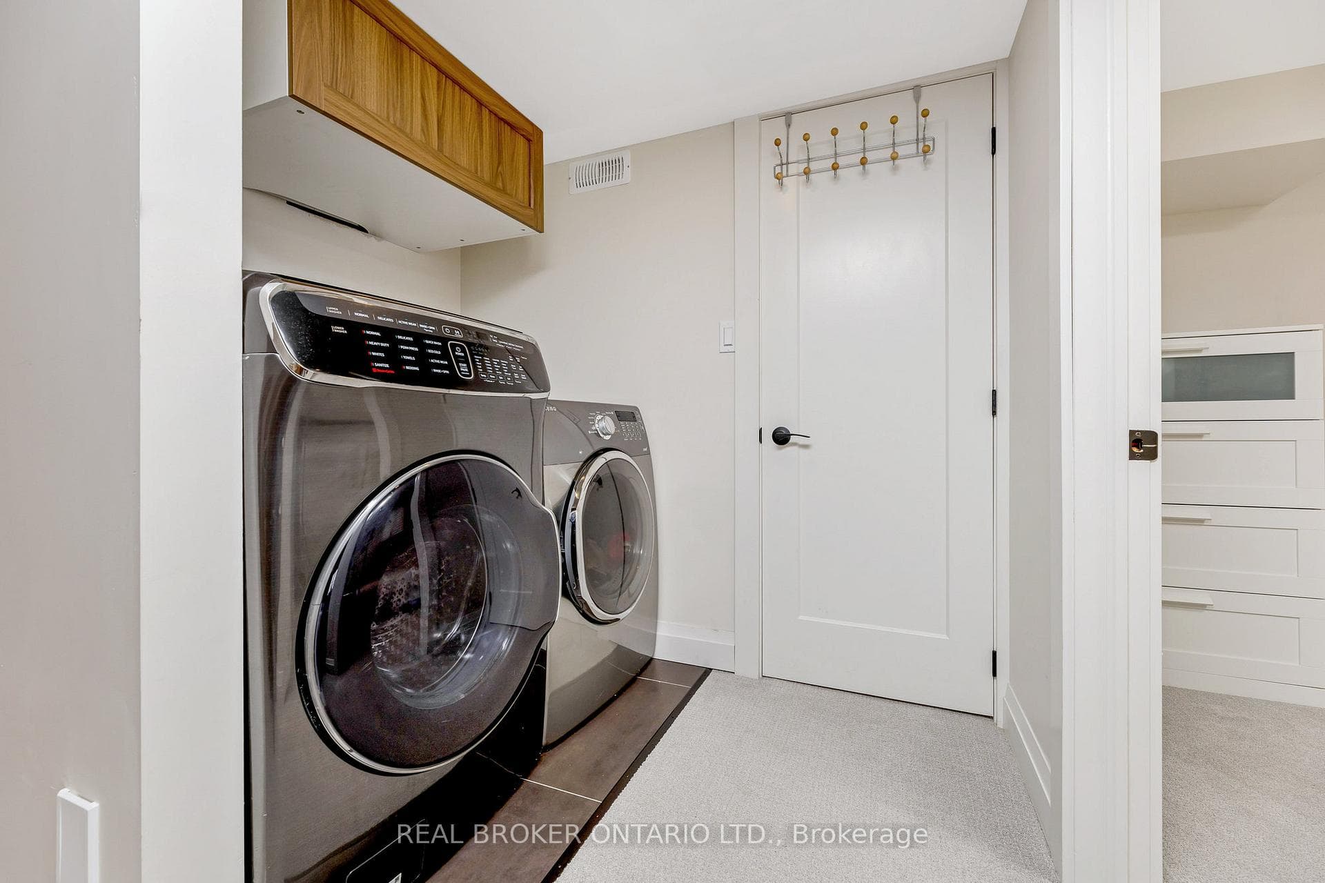 302 Kathleen Street photo 22