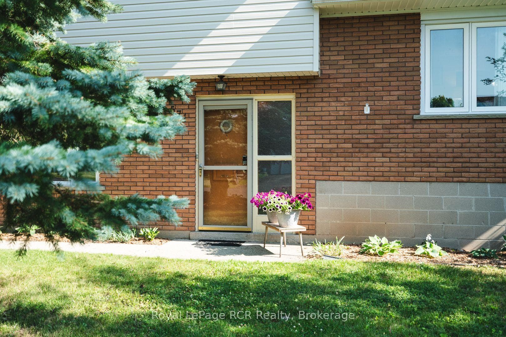 571 12th Street photo 6
