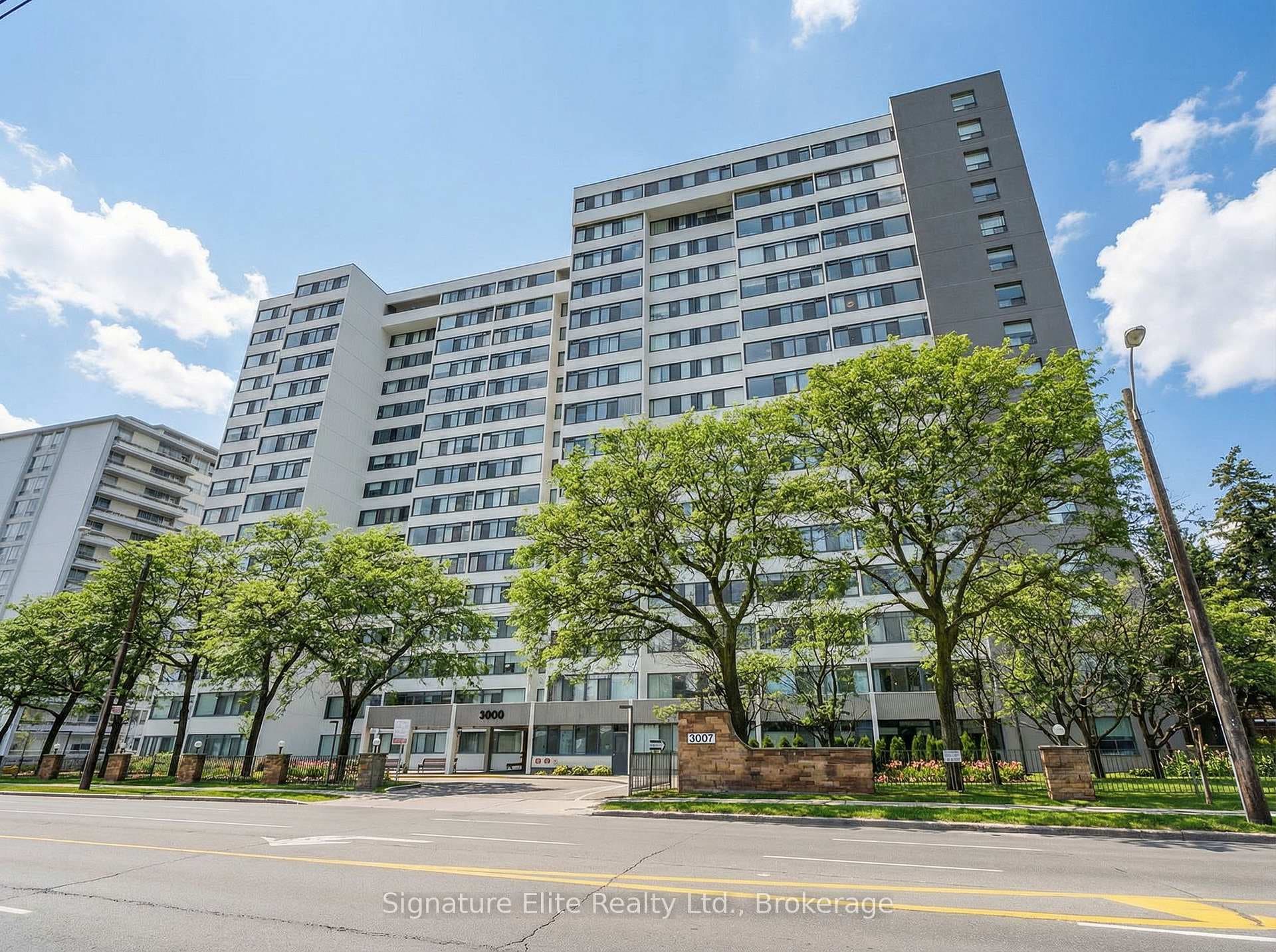 3000 Bathurst Street Unit 104 photo 29