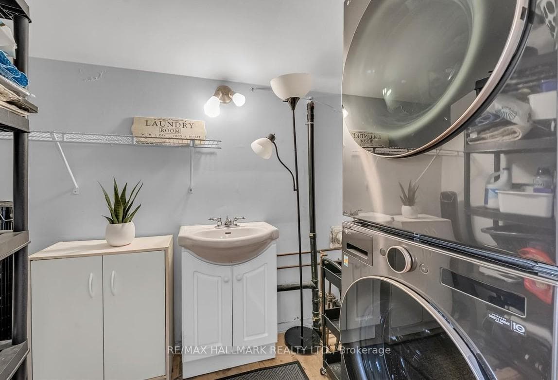 Laundry rm previously 4th bdrm, can convert back