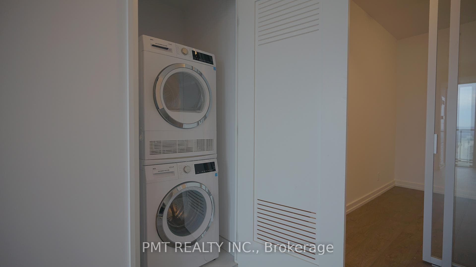 75 James Street Unit 3101 photo 19