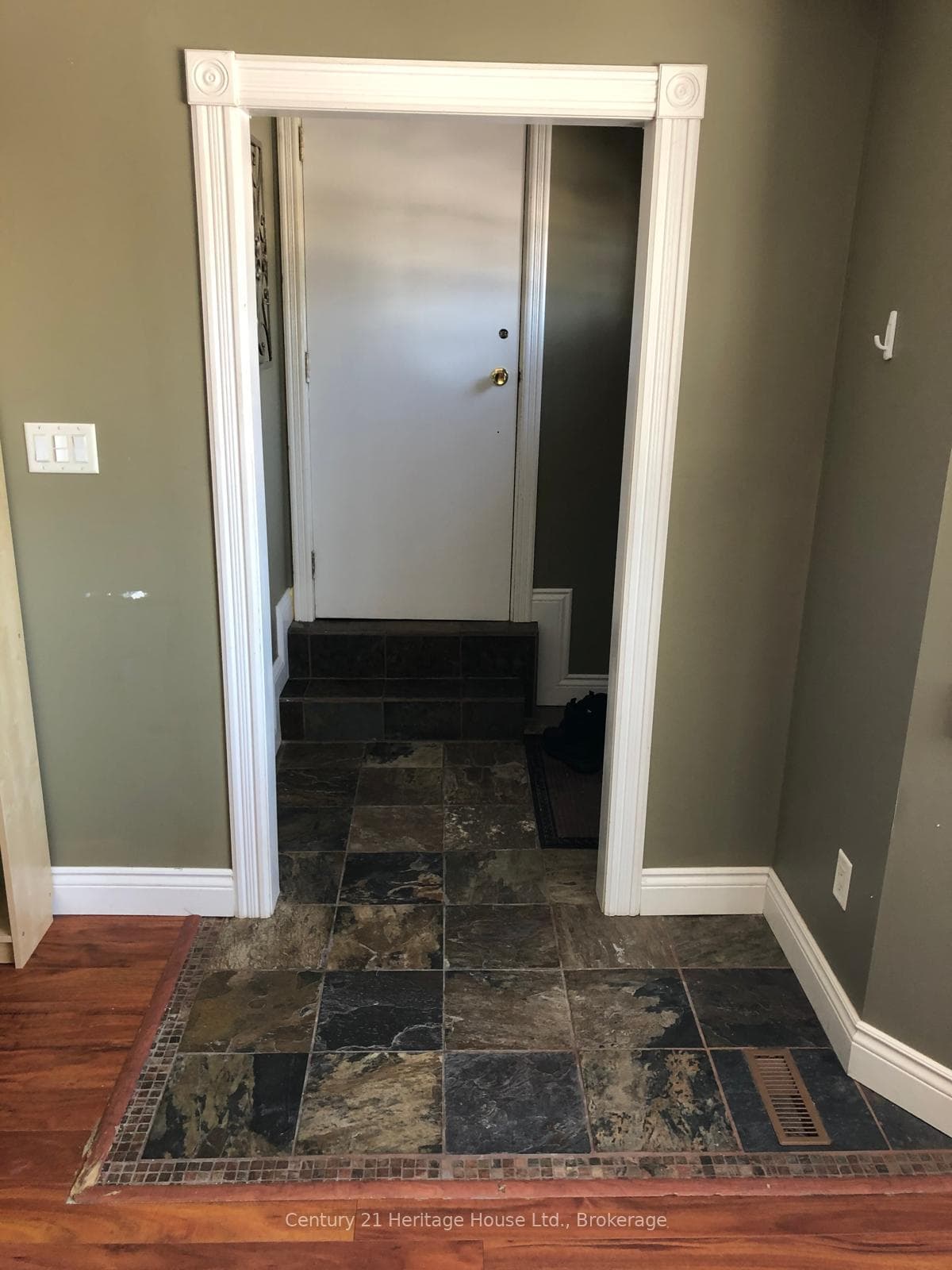 165 Margaret Avenue photo 14