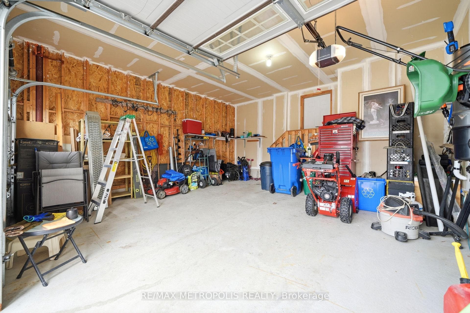 24 Bamburg Street photo 37