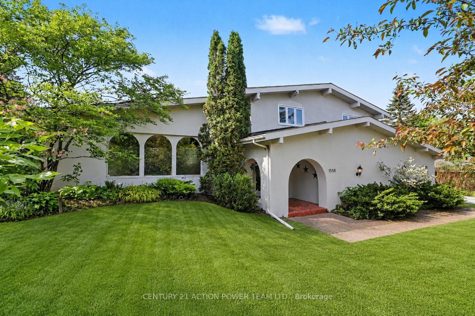 1558 BELLA VISTA Drive photo 2