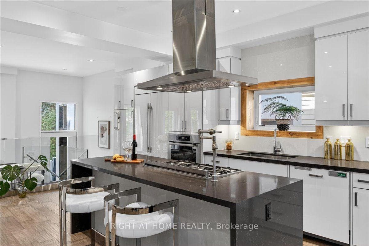 64 Larwood Boulevard photo 7