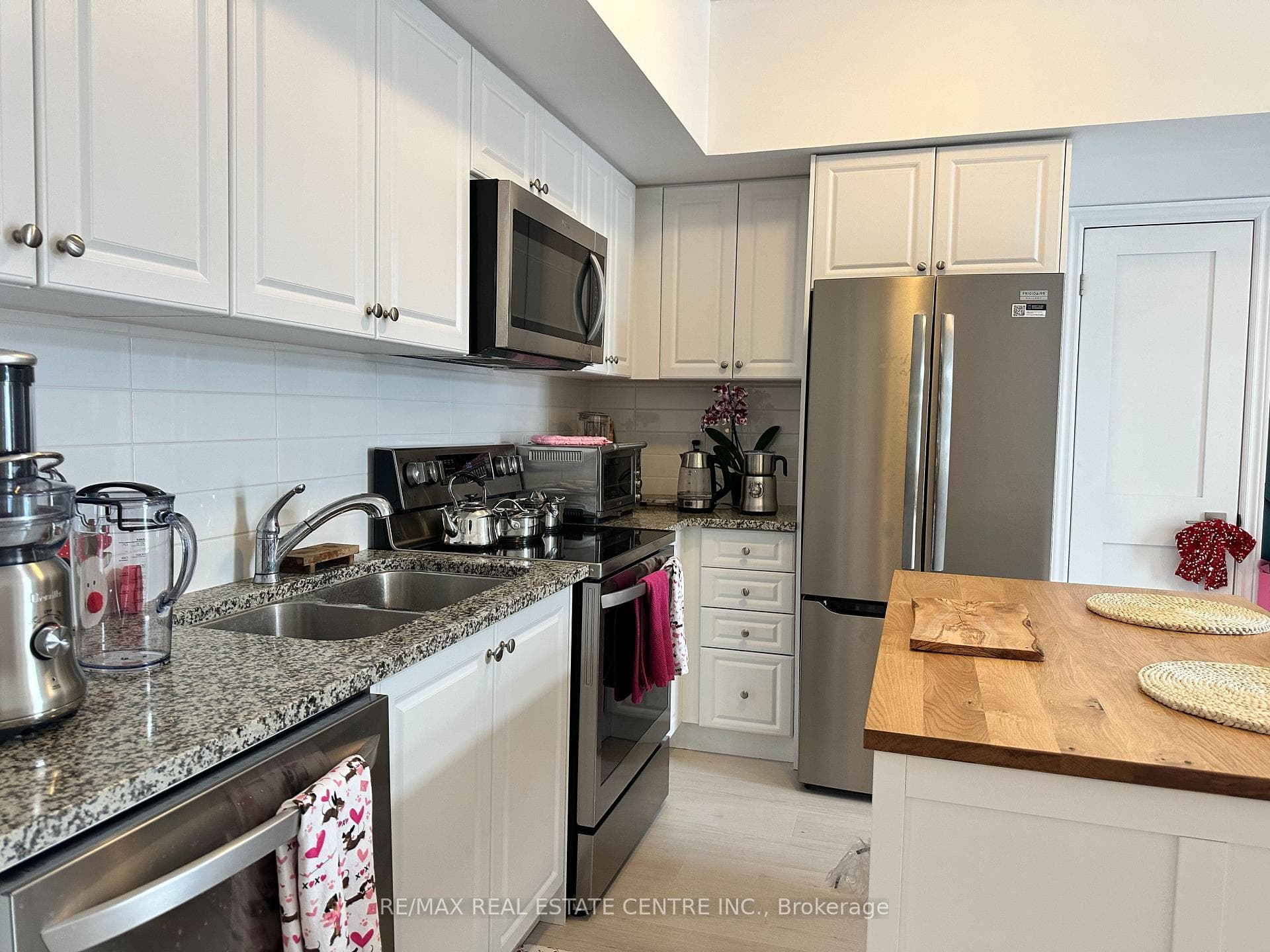 212 Law Drive photo 5