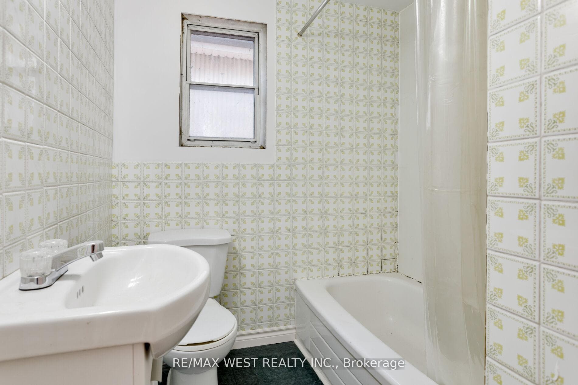 39 Noble Street photo 30