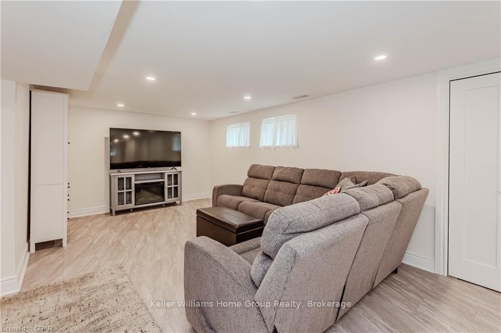 10 HAMEL Avenue photo 32