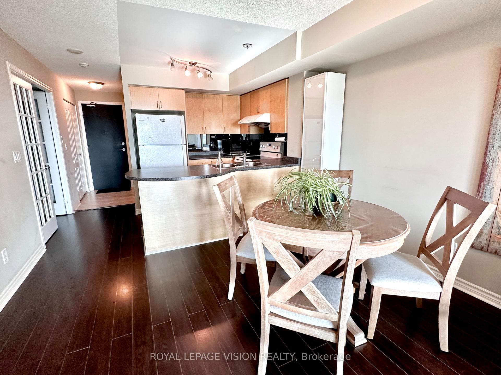 17 Barberry Place Unit 1112 photo 4
