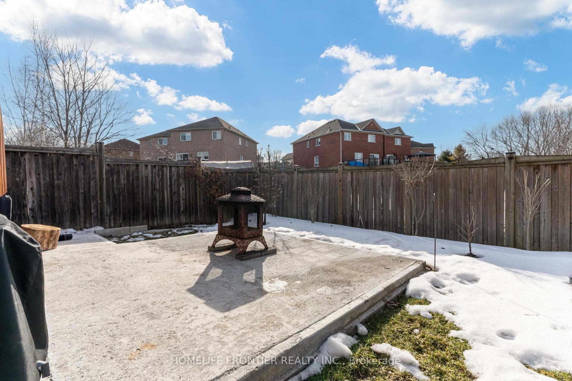 70 Starr Crescent photo 37