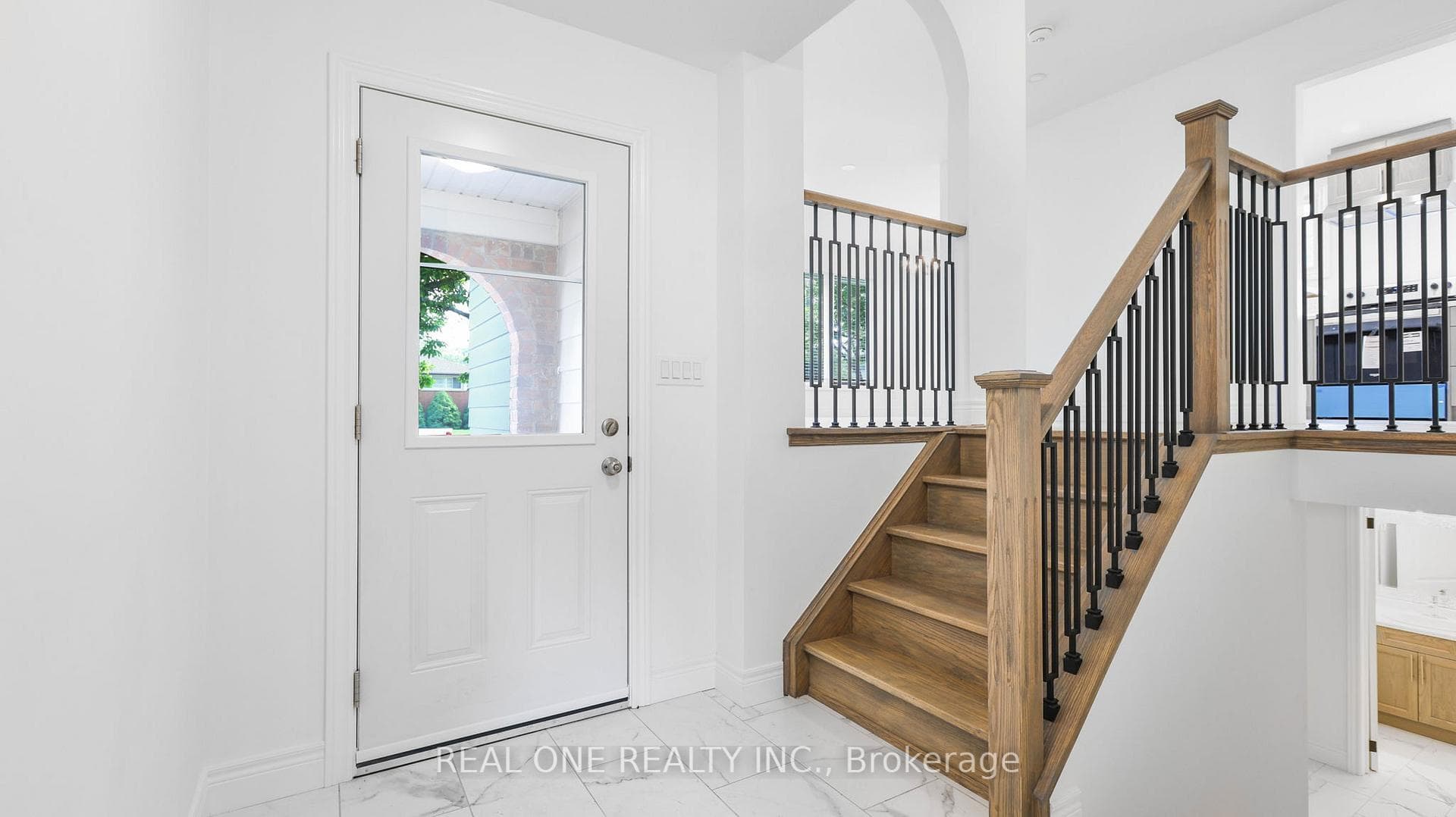 10 Bentley Place photo 2