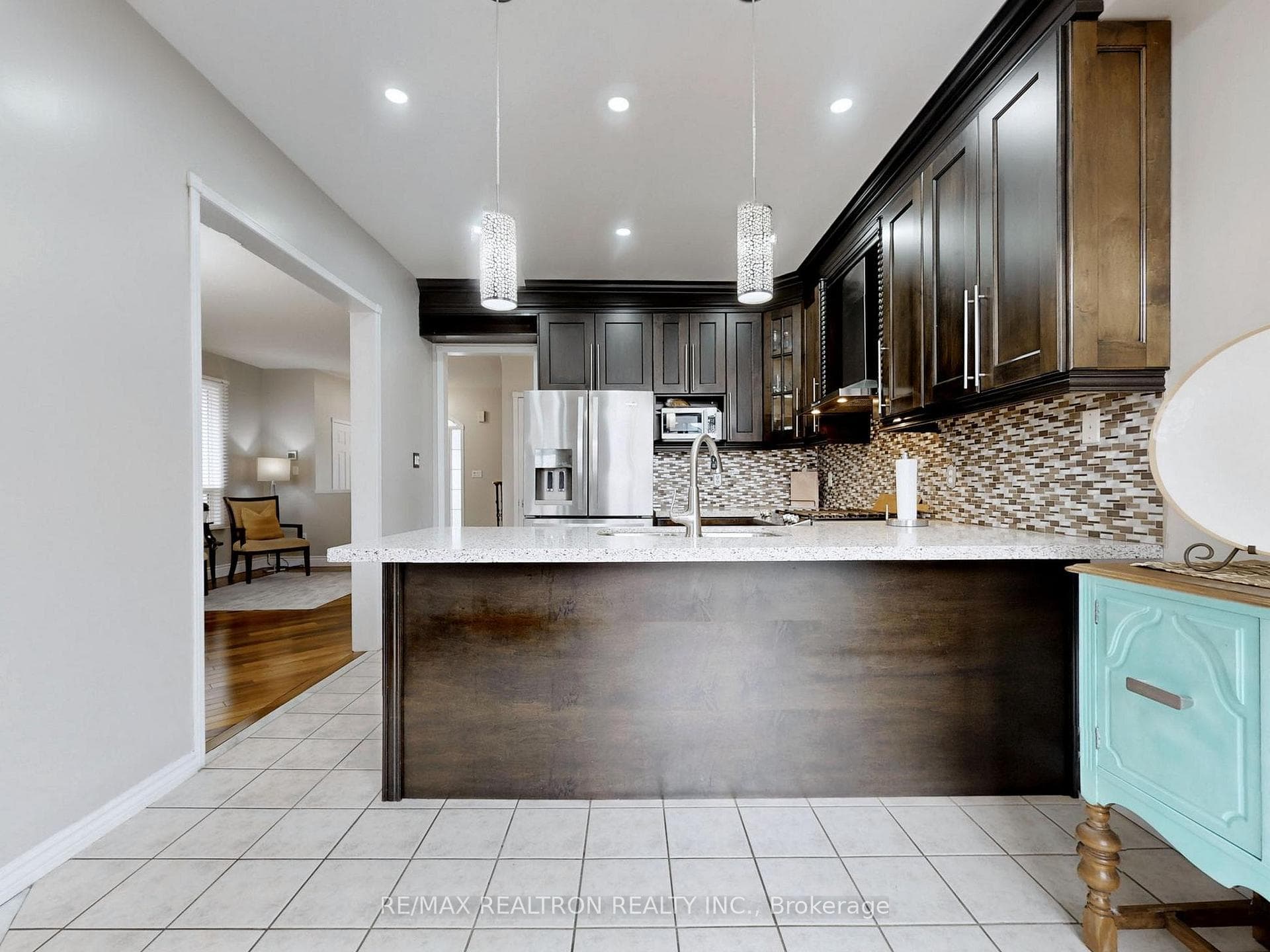 457 Woodsmere Crescent photo 12