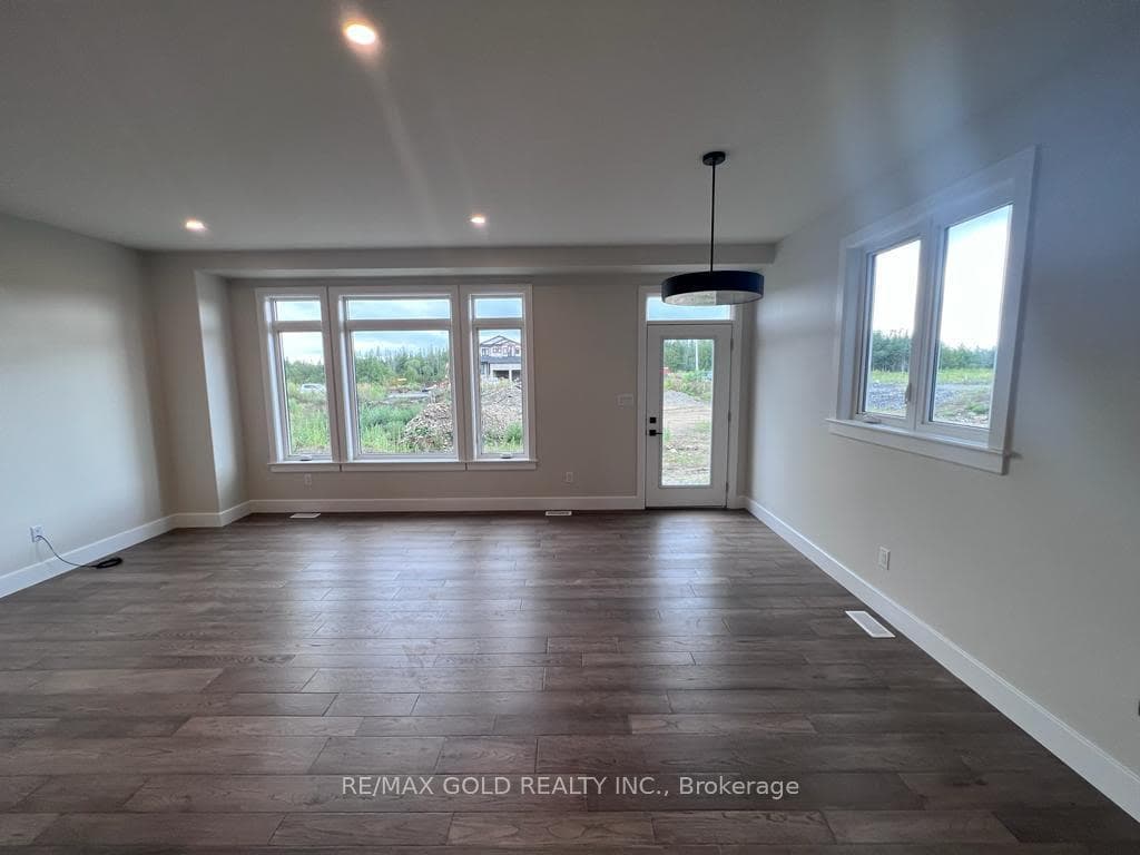 36 Dusenbury Drive photo 9