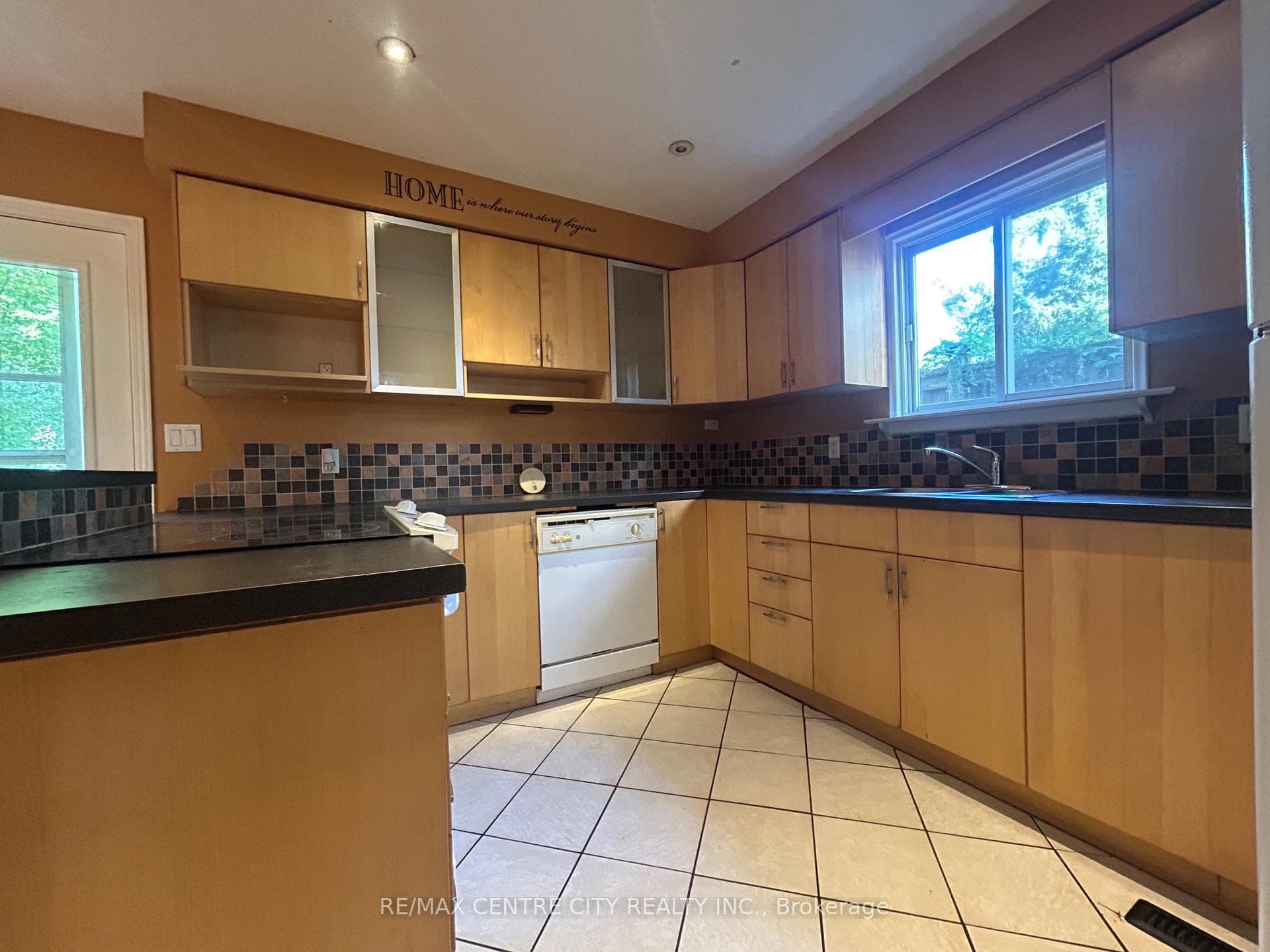 67 Walmer Gardens photo 8