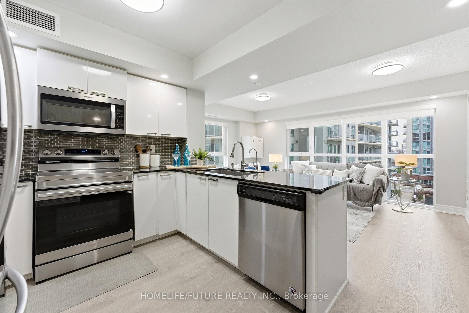 2152 Lawrence Avenue Unit 509 photo 27
