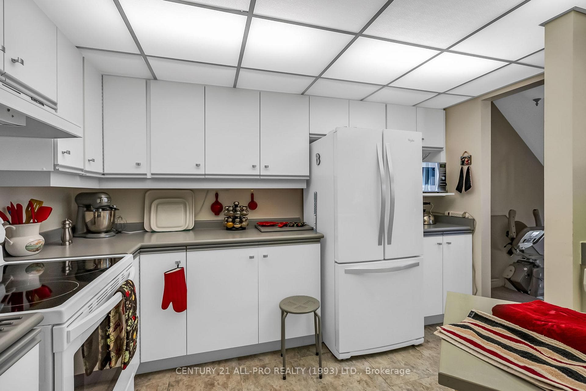 245 ELGIN Street Unit 114 photo 14