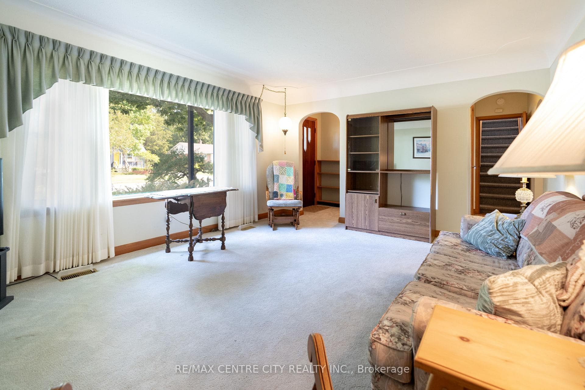 2571 Queen Street photo 12