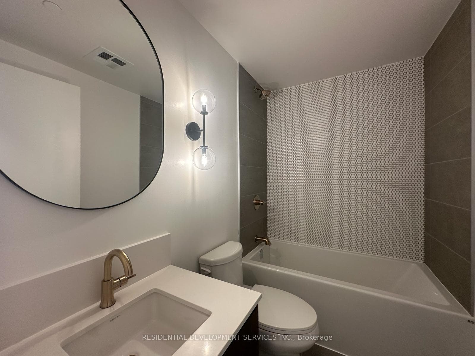 1285 Queen Street Unit 316 photo 10