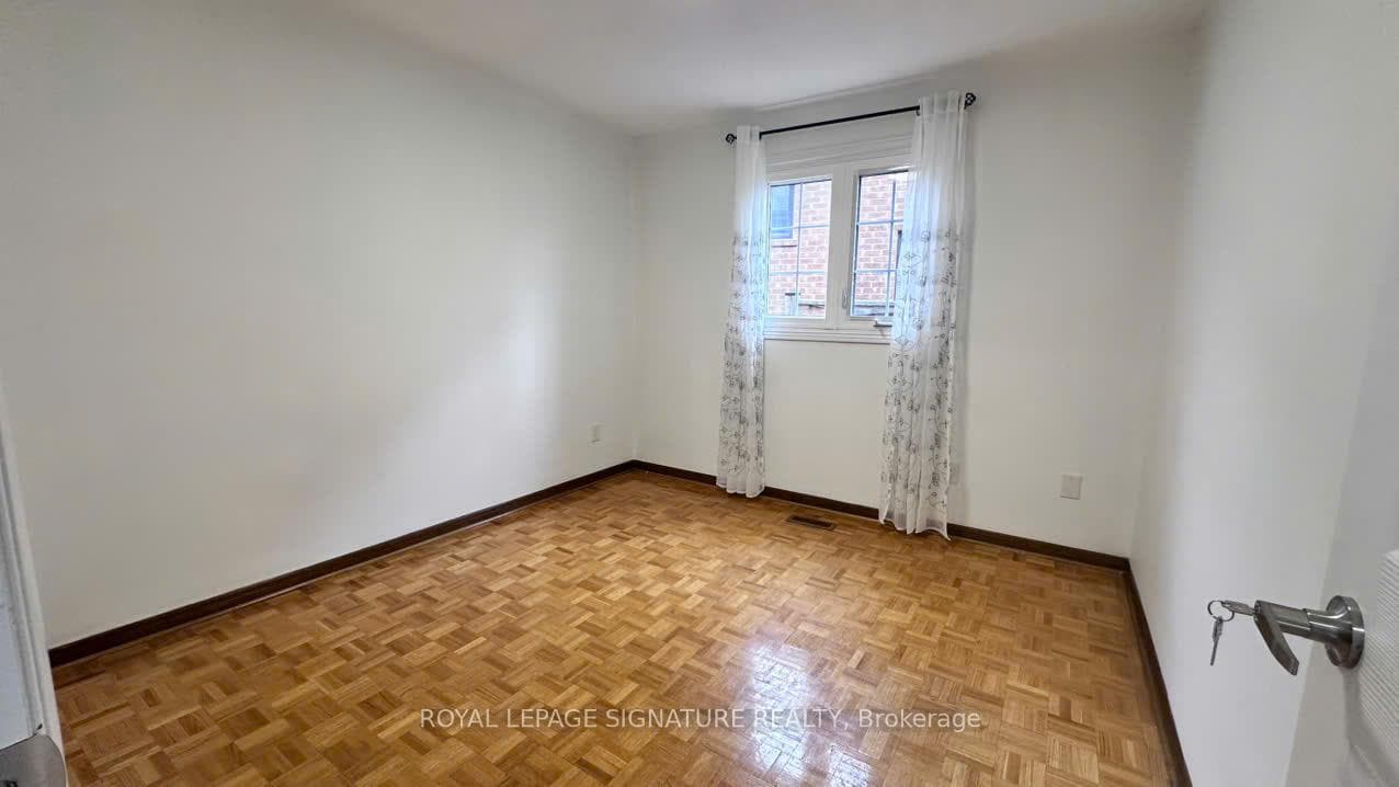 3137 Sunnyhill Drive Unit Walkout Basement 3 photo 8