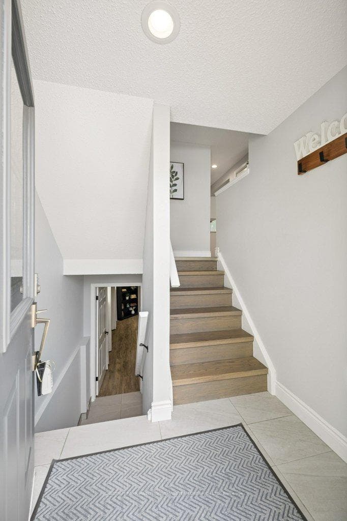 530 Penny Lane photo 6