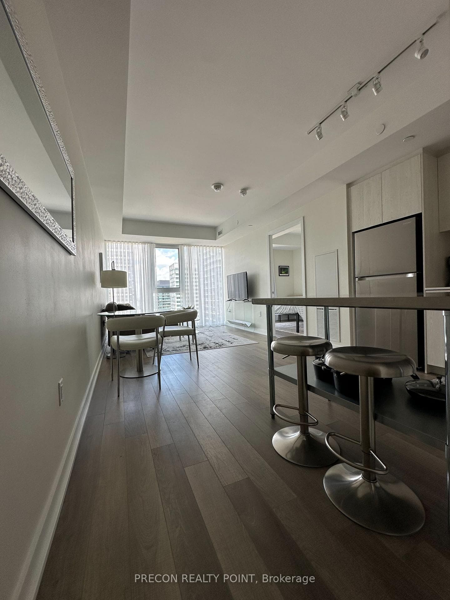 357 King Street Unit 3302 photo 5