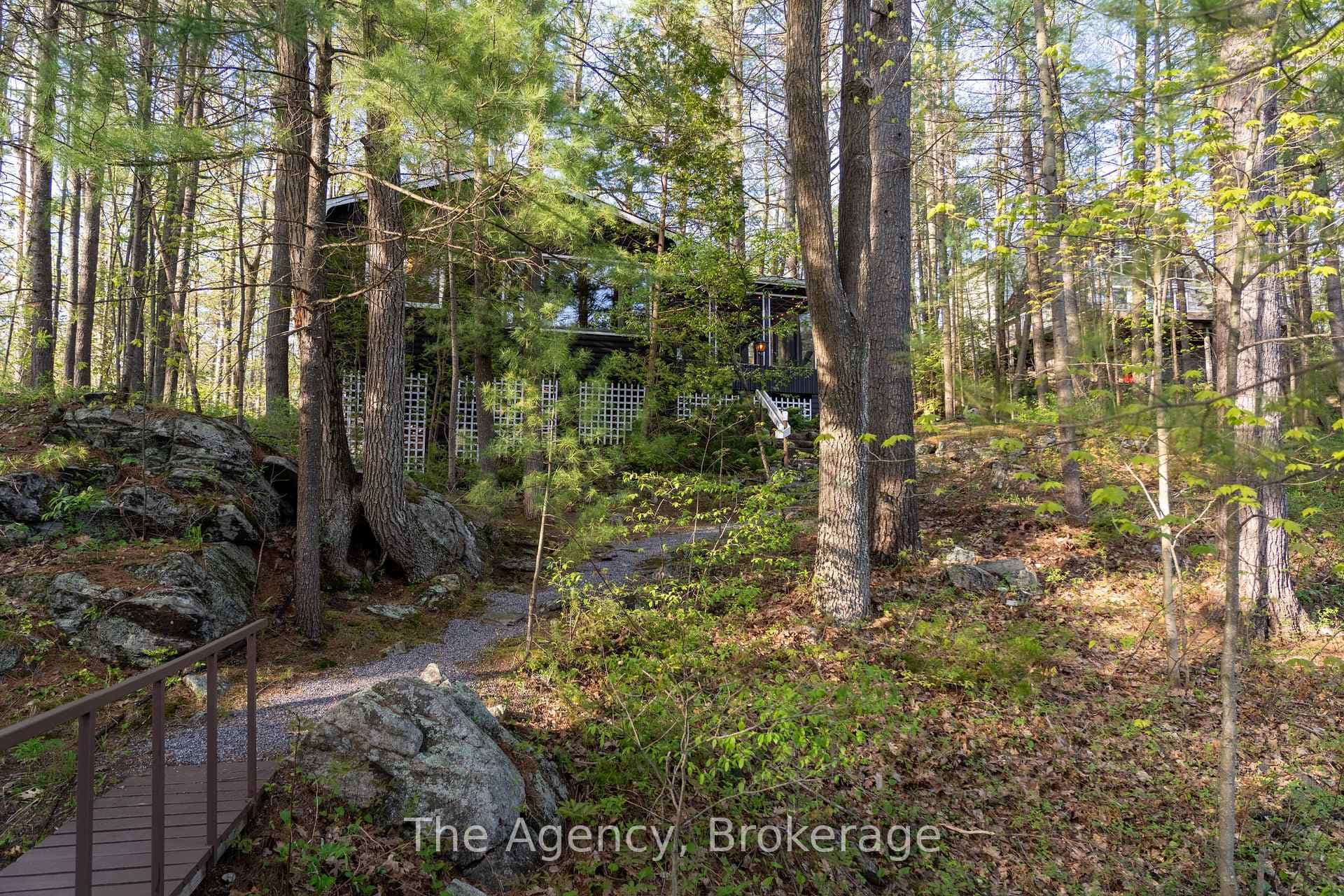 21 Redwing Drive photo 46
