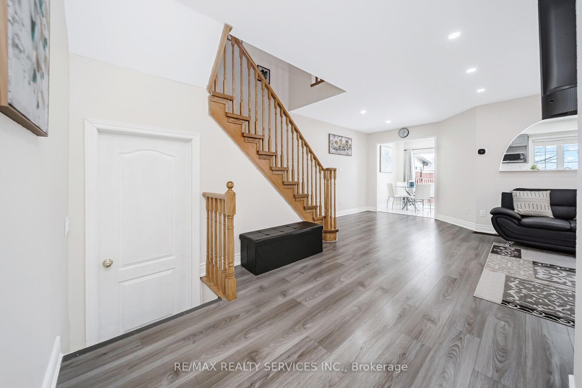 86 Summerdale Crescent photo 7