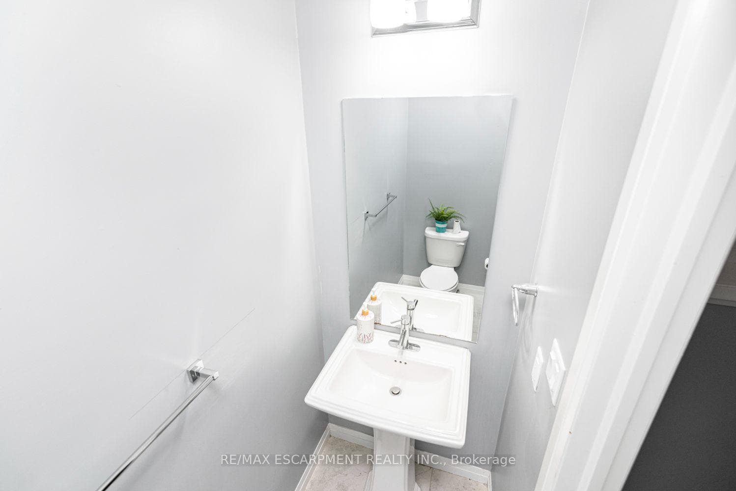 55 Greenwich Avenue photo 17