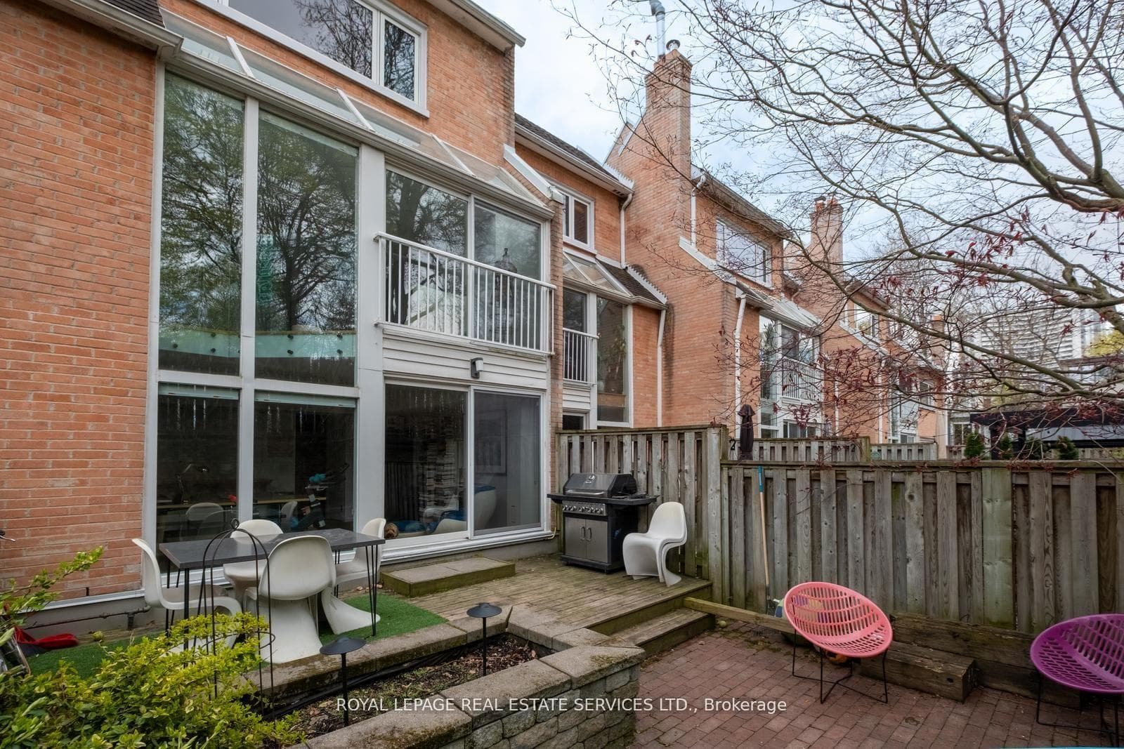 390 Wellesley Street Unit 16 photo 24