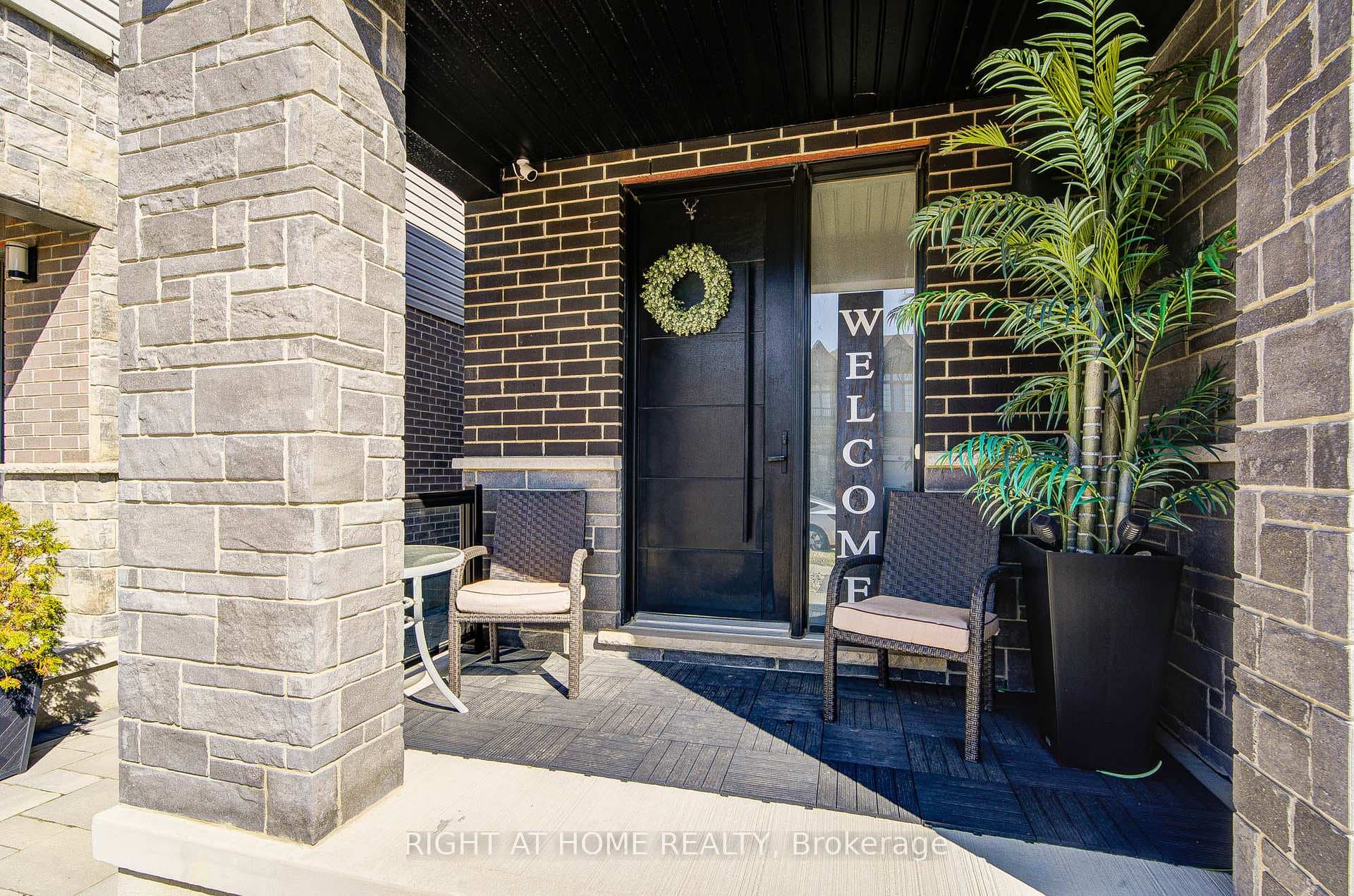 712 Wood Lily Street photo 2