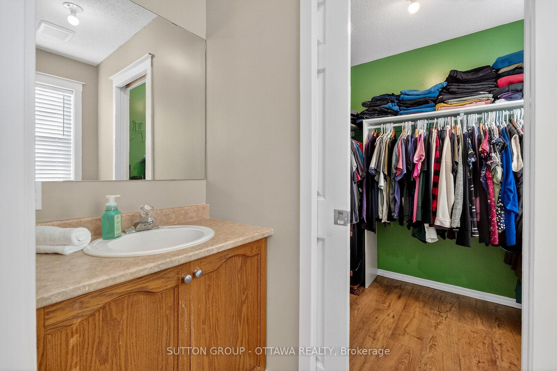 2273 Cecile Crescent photo 37