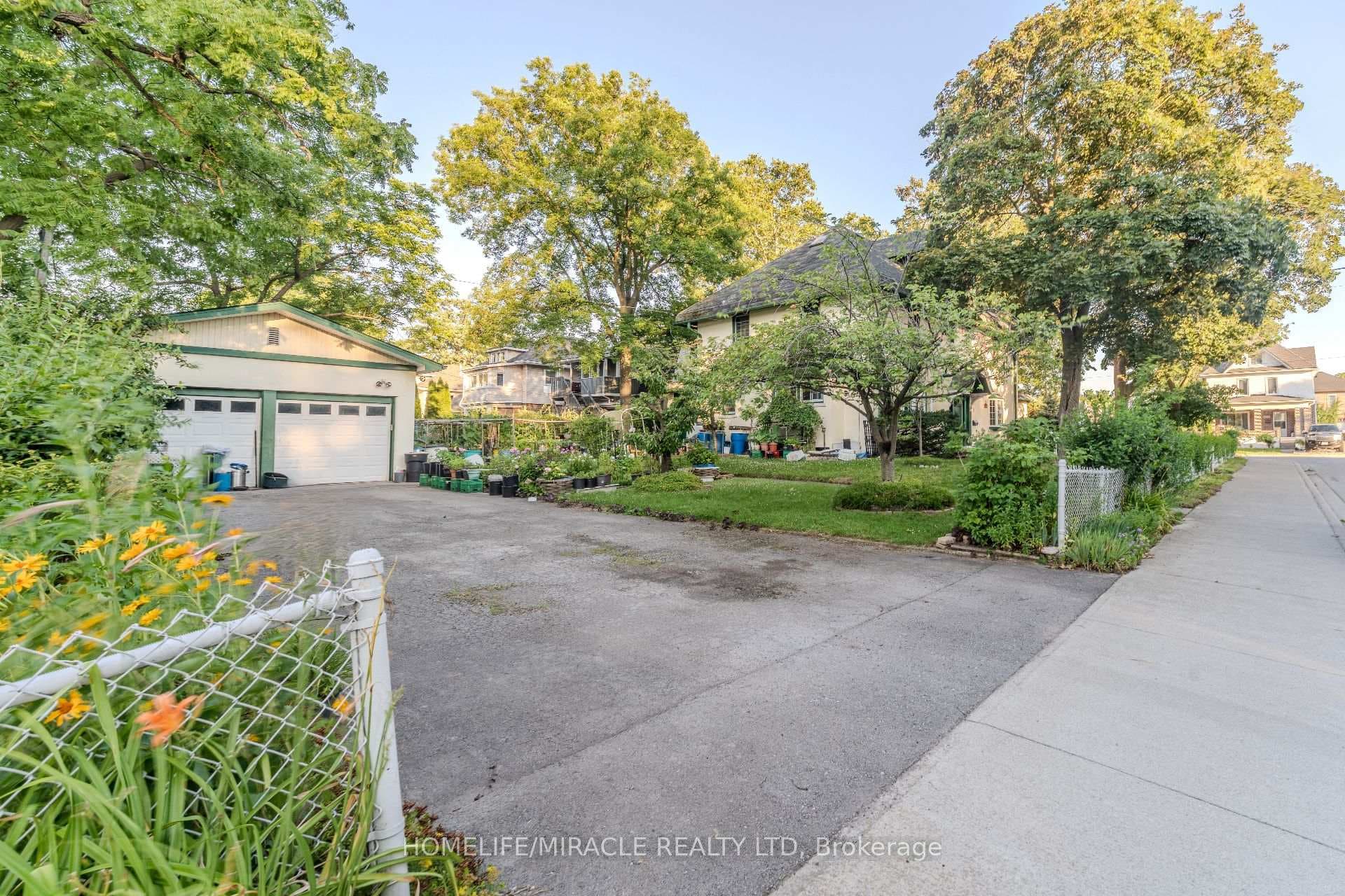 5214 Third Avenue photo 3