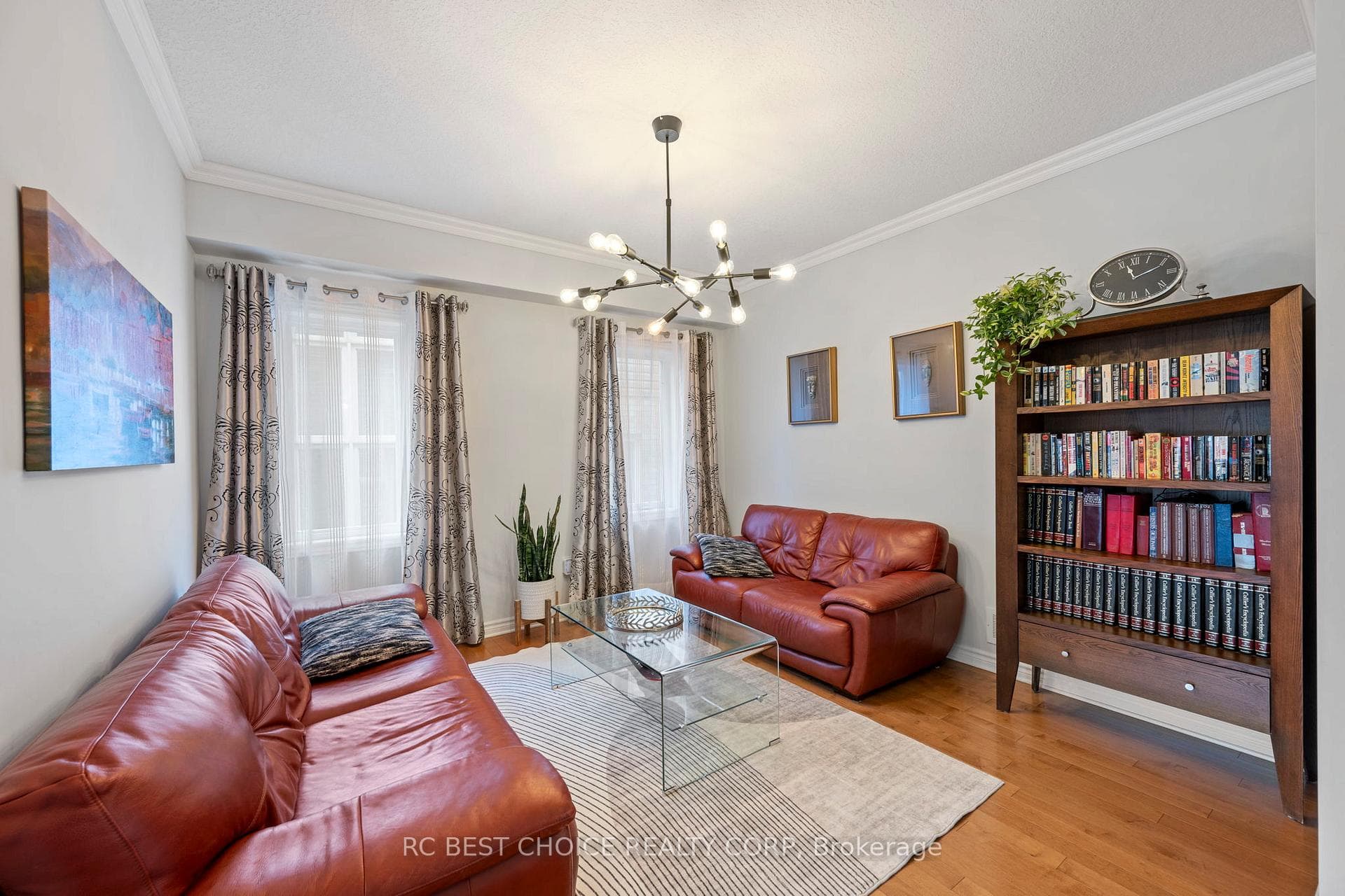885 Kettleridge Street photo 7
