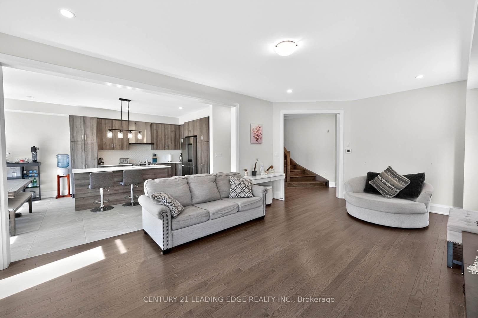 235 Ferragine Crescent photo 10